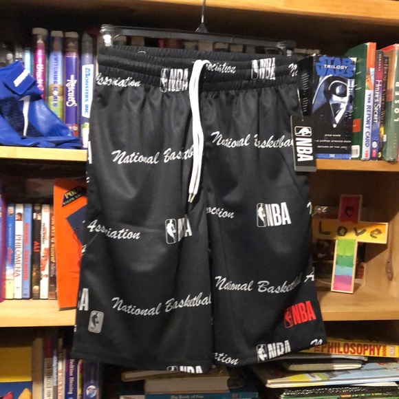NBA-men’s black logo drawstring basketball shorts